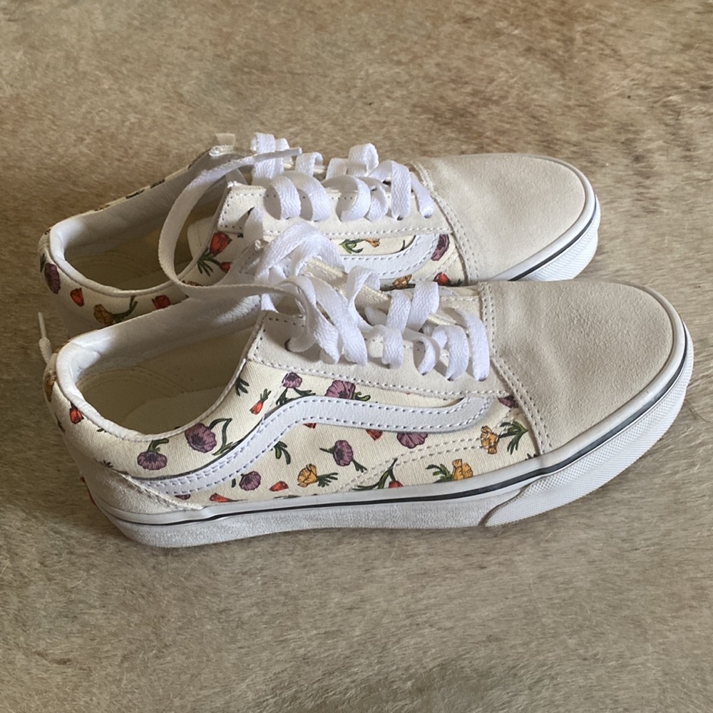 {Vans} Floral Poppy Flowers NWOT